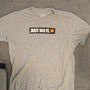 Nike Men's Gray 'Just Do It' Short Sleeve Tee